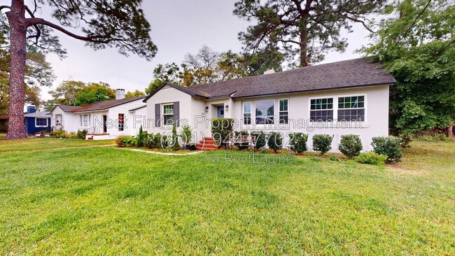 Photo - 2215 Larchmont Rd