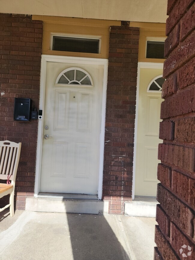 Building Photo - 986 Studer Ave Unit IT feels like home