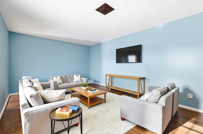 Photo - 6515 Ashton St