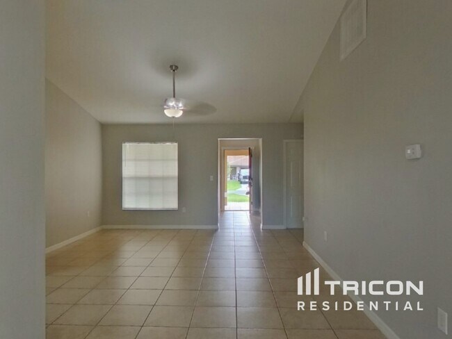 Photo - 2907 Evans Way