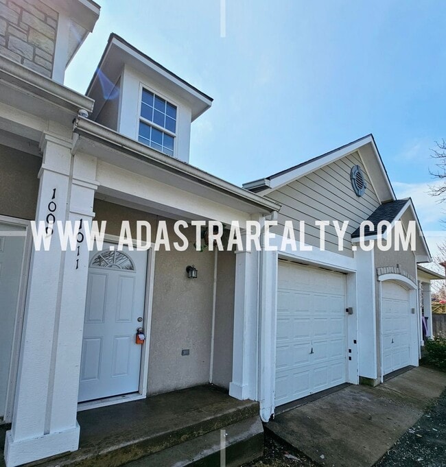 Photo - Very Spacious Townhome in West Olathe-Available in APRIL!!