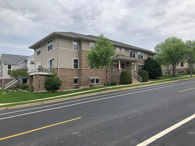 Building Photo - 8116 Mansion Hill Ave
