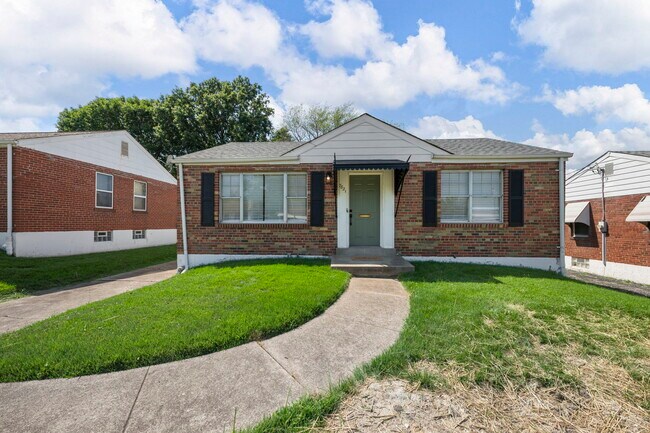 Photo - 7821 Morganford Rd