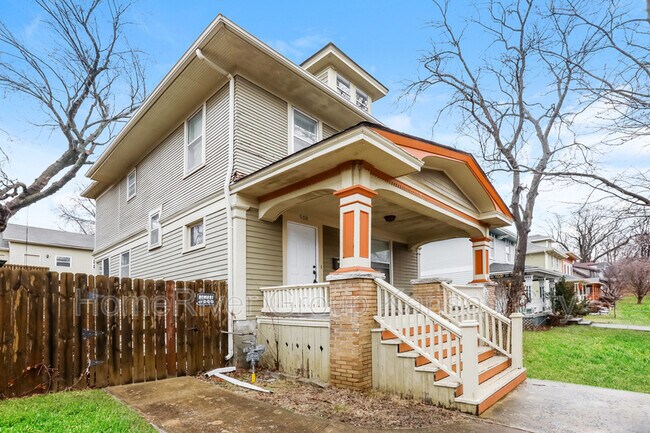 Photo - 908 W Truman Rd