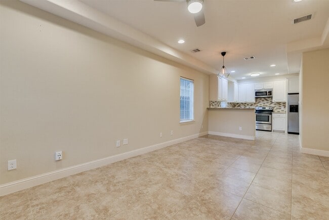 430 Pecore St