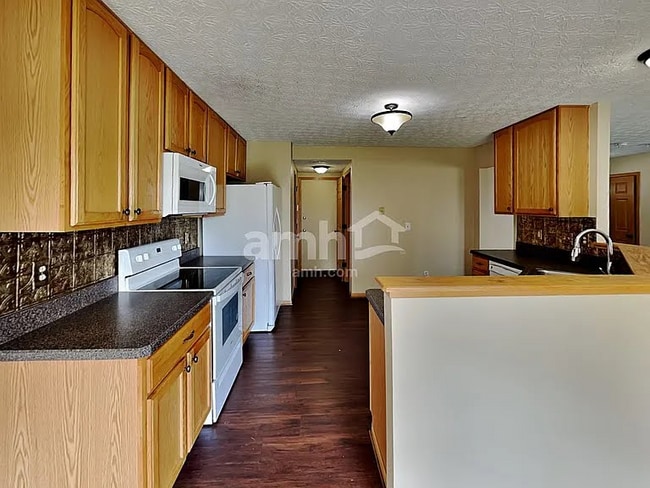 Building Photo - 2155 Ripple Rd Rental