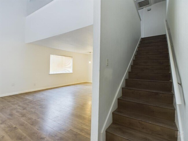 Photo - 2124 Burton Dr Unit 140