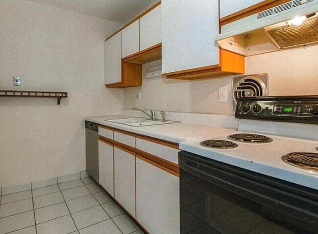 Photo - 30 E Division St Unit APT 6C