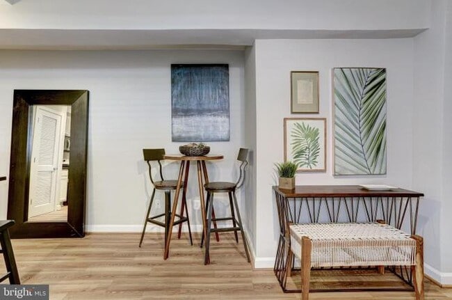 Photo - 1440 Columbia Rd NW Unidad 103