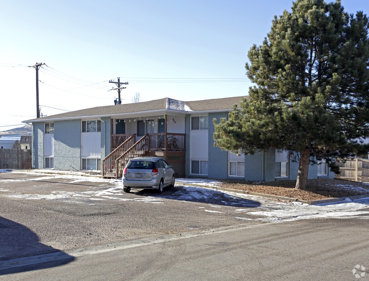 Bishop Court Apartments - Bishop Court Apartments