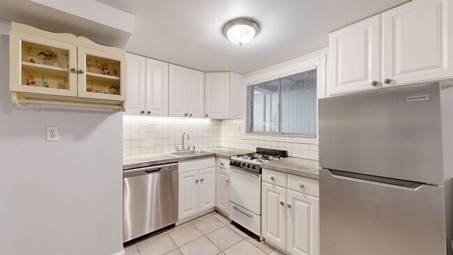 Photo - 1135 De Haro St