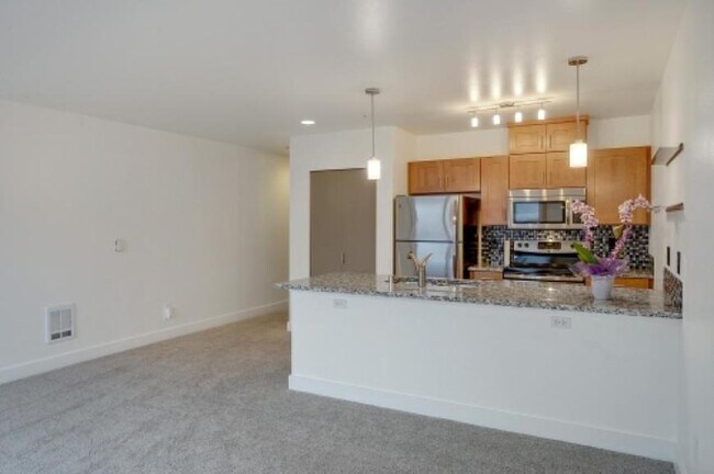 Photo - 1 bedroom in Seattle WA 98121 Unit 525