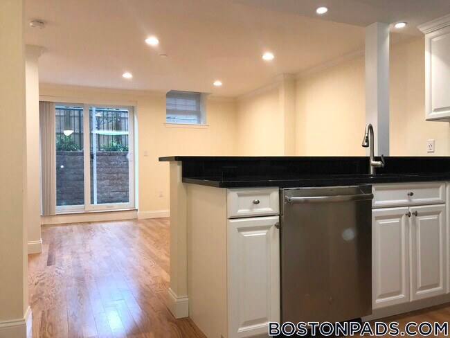 Photo - 22 Chauncy St Unidad A