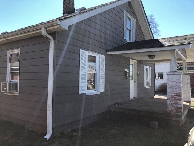 Photo - 321 Hege Ave