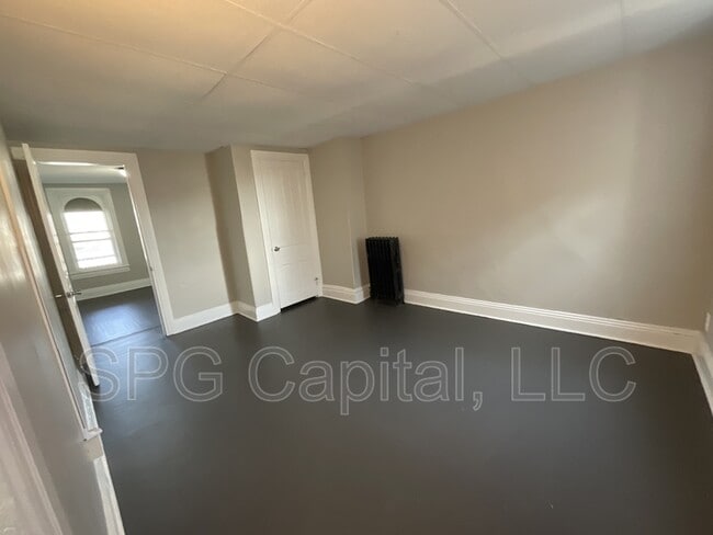 Photo - 1042 W Market St