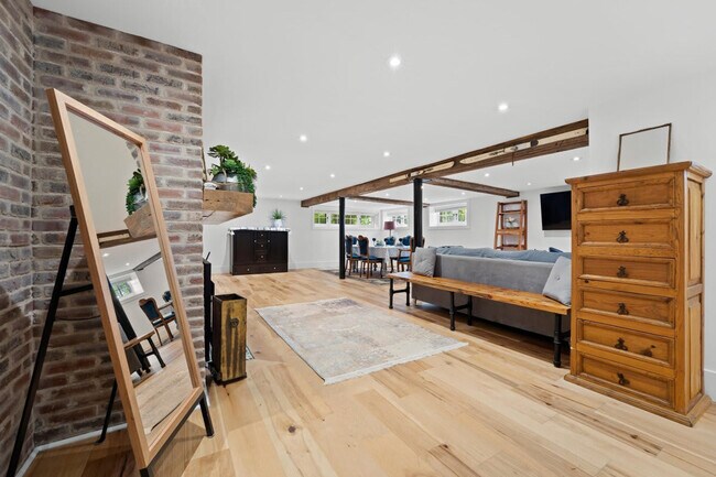 Photo - 227 Green St Unit ID1226166P