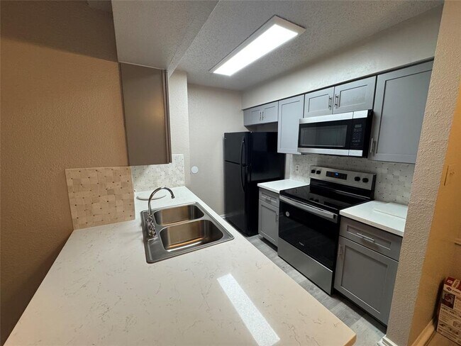 Photo - 10101 S Gessner Rd Condo Unit 305