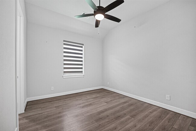 Photo - 2600 Golden Palms Ln