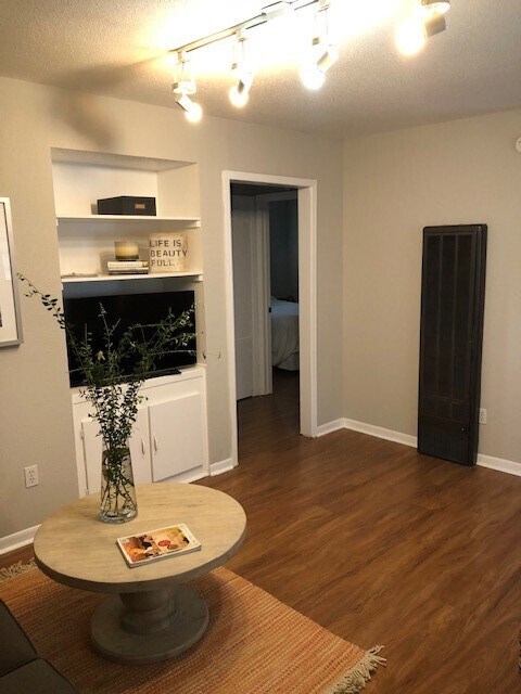 Photo - 2606 Barbee St Unidad 7