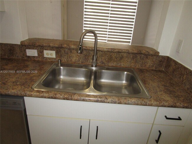 Photo - 2261 NE 42nd Cir