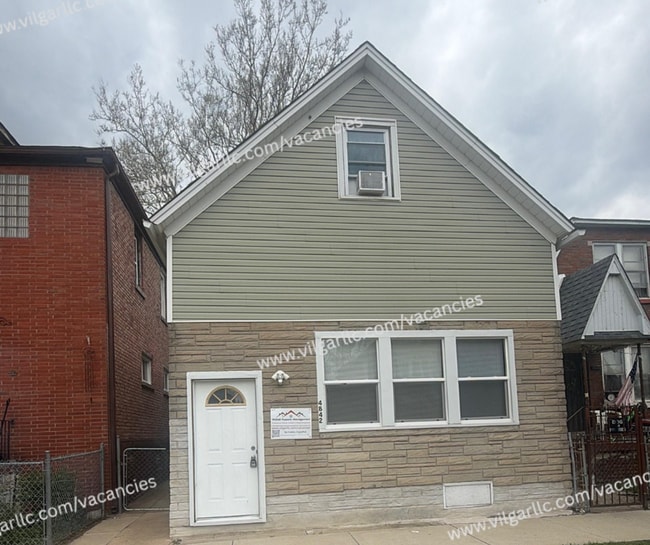 Building Photo - 4842 Northcote Ave Unit 1F