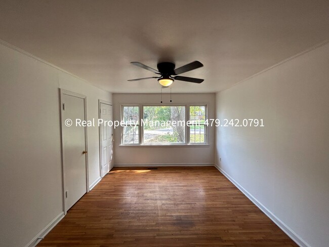 Photo - 315 N 41st St