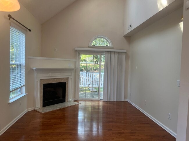 Photo - 518 Auburn Square Dr