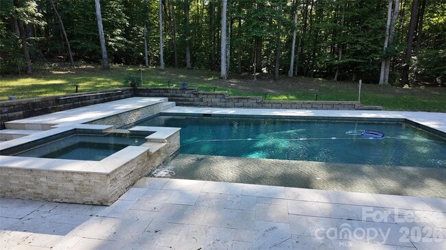 Photo - 410 Farm Branch Dr