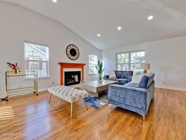 121 Commons Ct