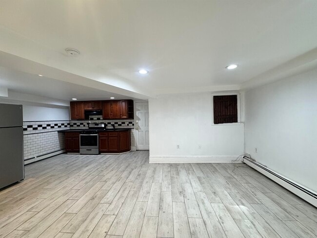 Building Photo - 80 Sherman Pl Unit 1