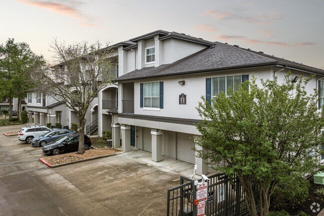 2828 Hayes Rd - Aura at Westchase