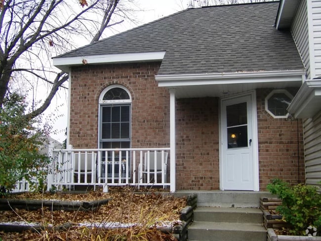 Building Photo - 8782 Hawthorne Dr Rental