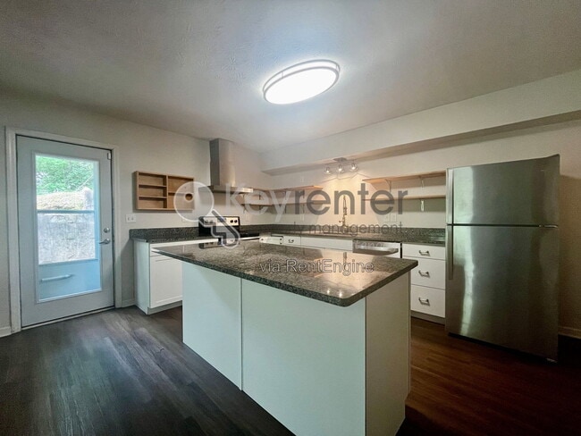 Photo - 1612 Knickerbocker Ave
