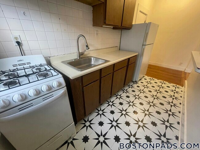 Photo - 229 Kelton St Unidad 7