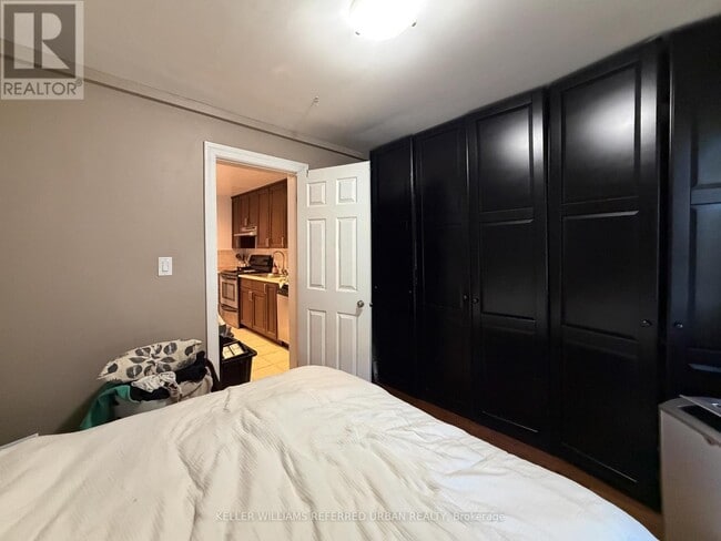 Photo - 429 Ossington Ave