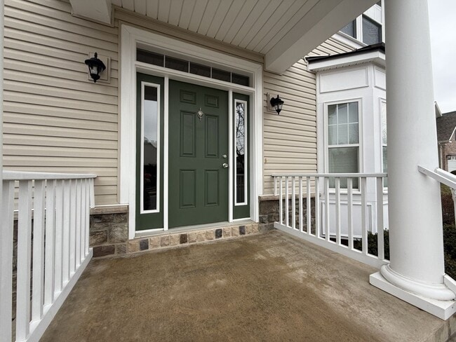 Photo - Three Bedroom Collegiate Station Home