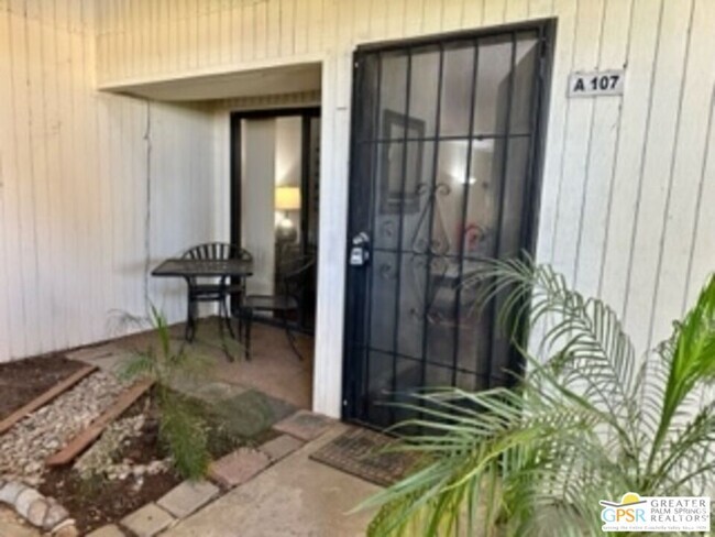 Building Photo - 2810 N Arcadia Ct Unit 107 Rental