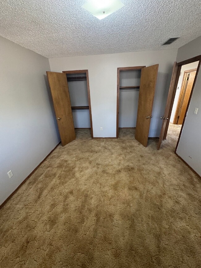 Photo - "Charming 2-Bed Duplex in Derby, KS – Your Cozy Retreat Awaits at 206 Osage!"