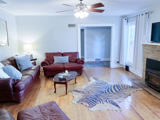 Photo - 110 N Harding St