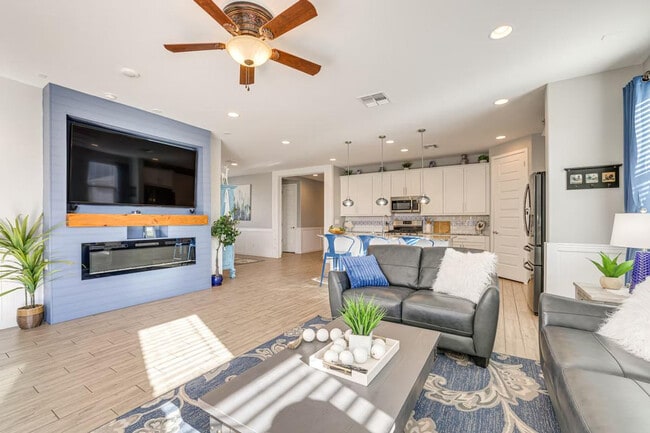 Photo - 417 E Emerald Dr Unit ID1385974P