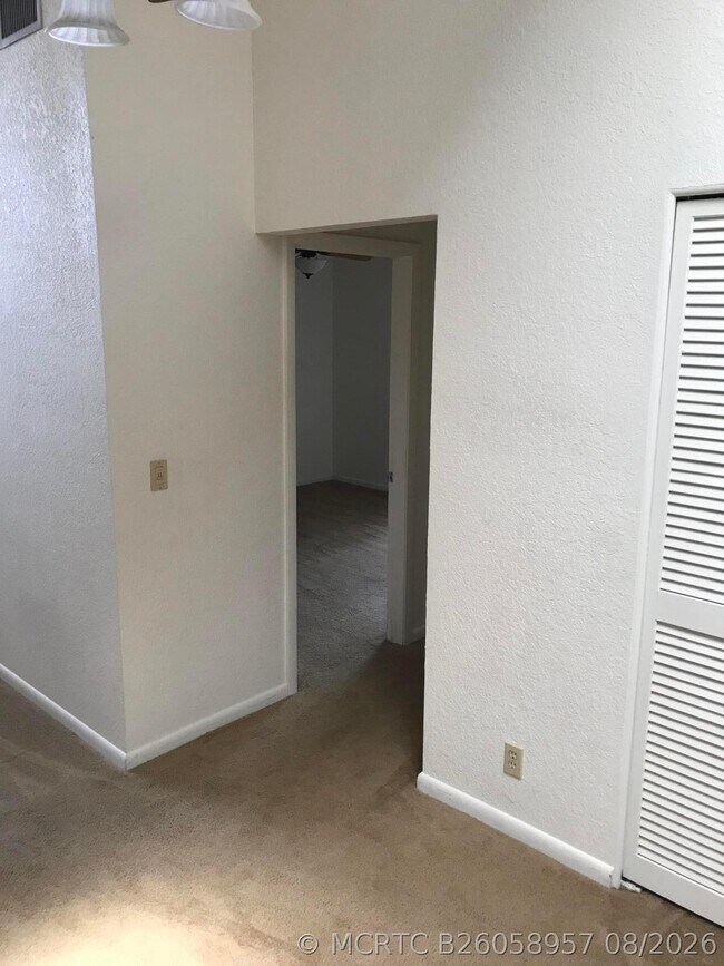 Photo - 7785 Stanway W Pl
