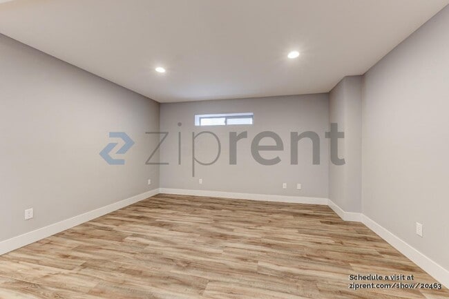 Photo - 7924 SE Raymond St