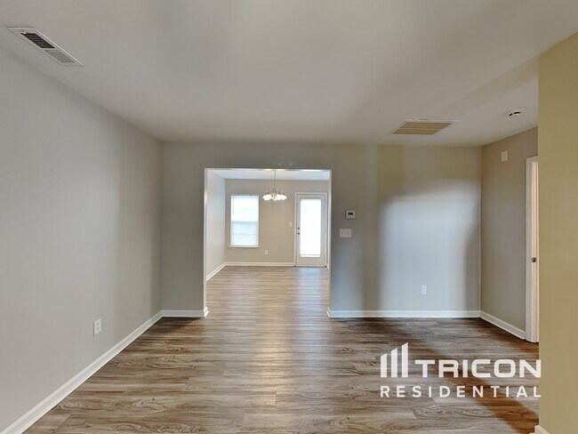 Photo - 178 Fairmont Cir