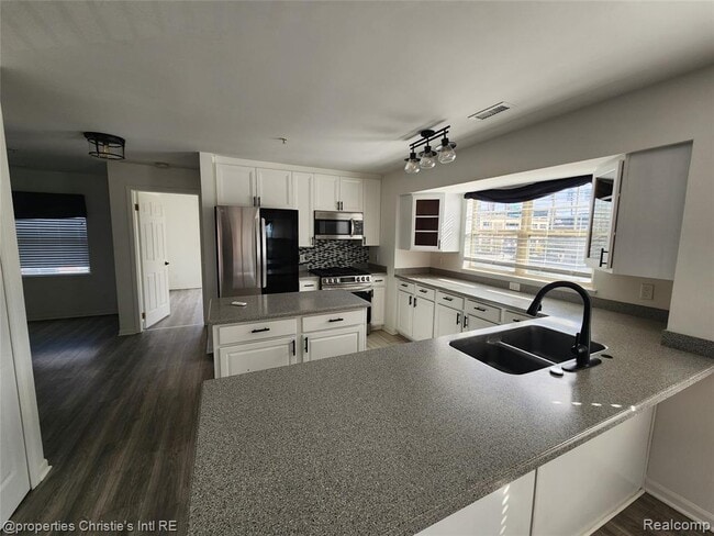 Photo - 2442 Woodward Ave