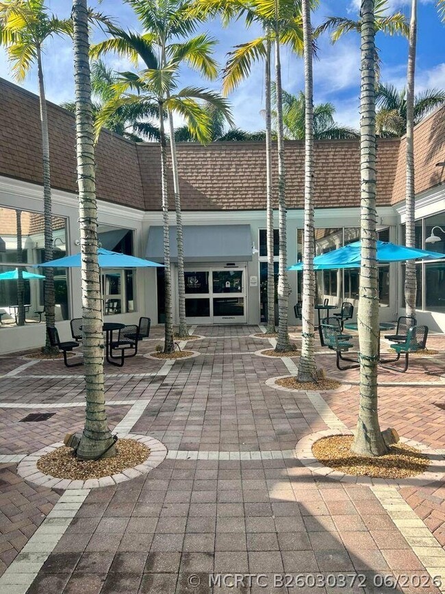 650 North Dr Unit 650