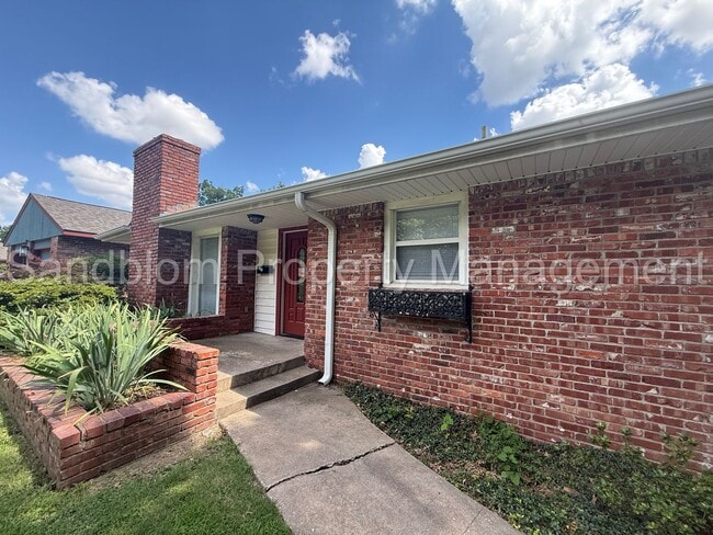 Photo - FOR LEASE | Midtown Tulsa | Available NOW!