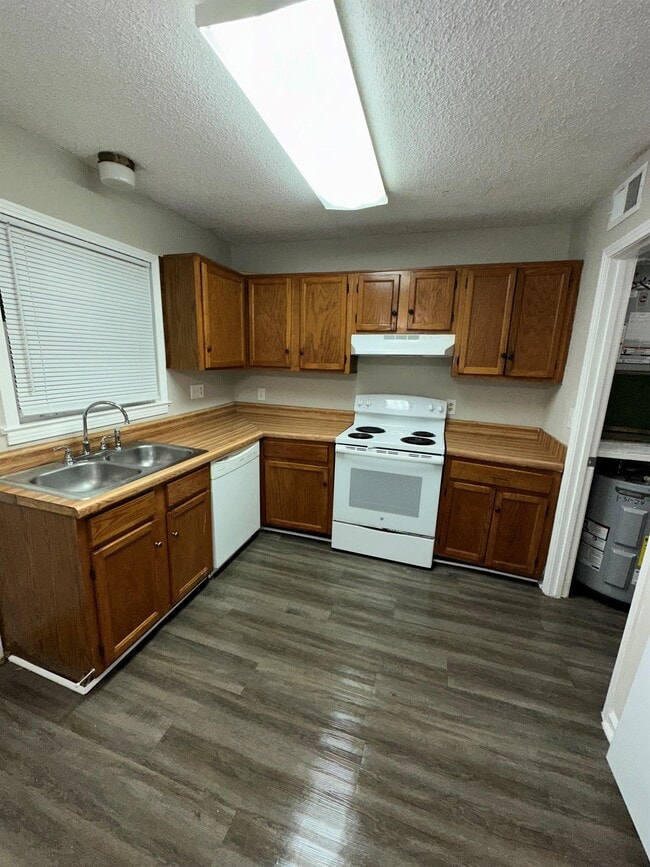 Photo - 748 Holder Dr