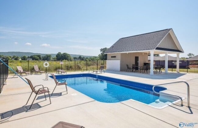 Photo - 108 Bingham Wy