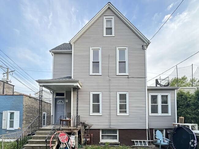 Building Photo - 1935 W Berteau Ave Rental