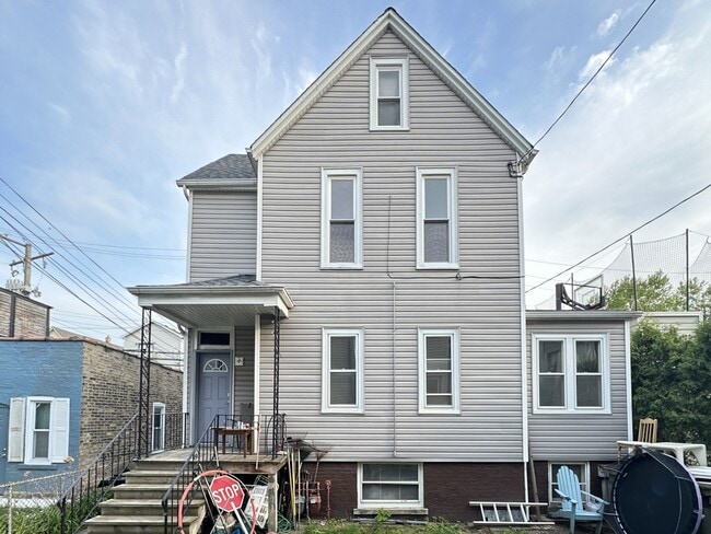 Photo - 1935 W Berteau Ave Condo Unit 2HC
